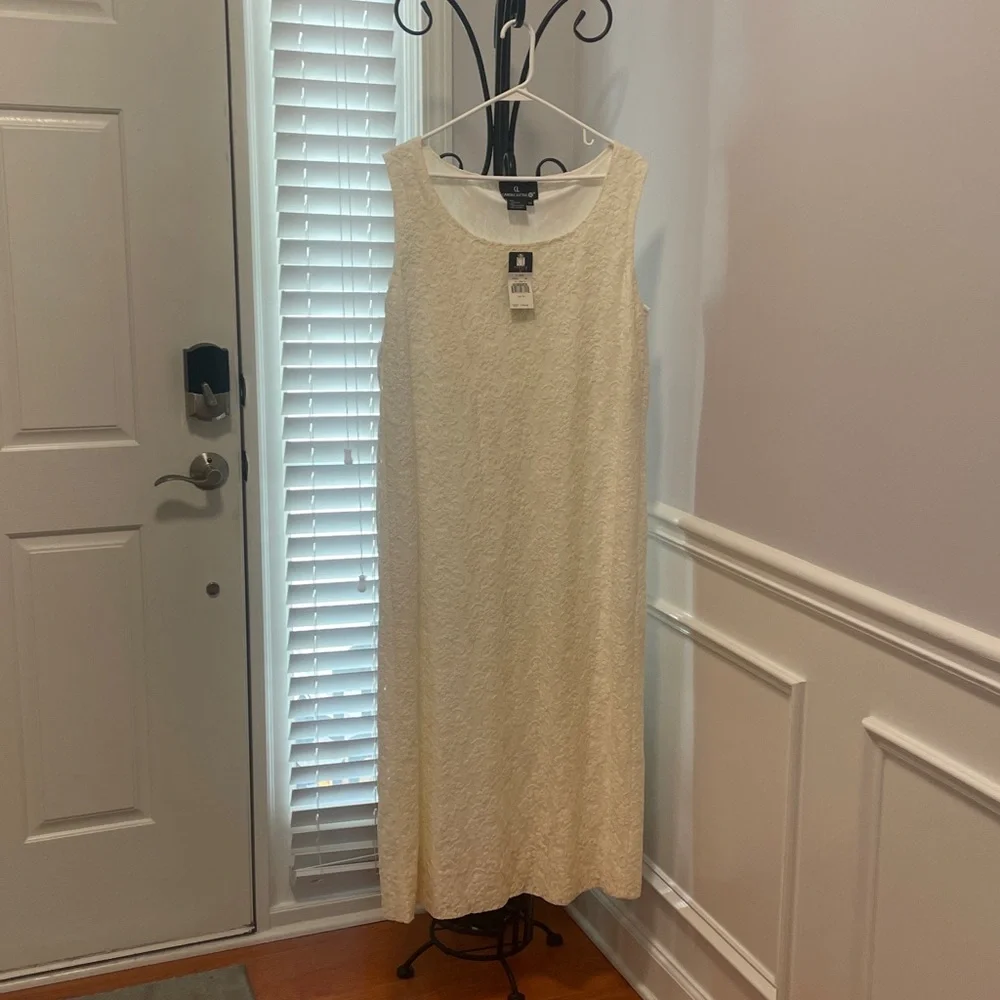 Carole Little Cream Lace Maxi‎ Dress